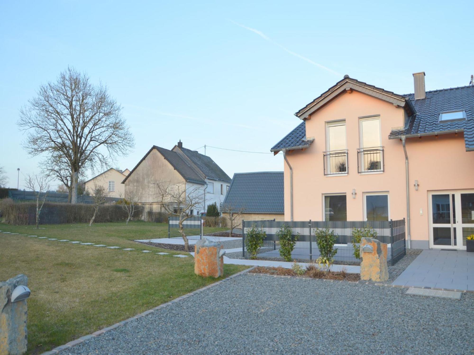 Lovely Modern Apartment With Private Terrace Ellscheid Luaran gambar