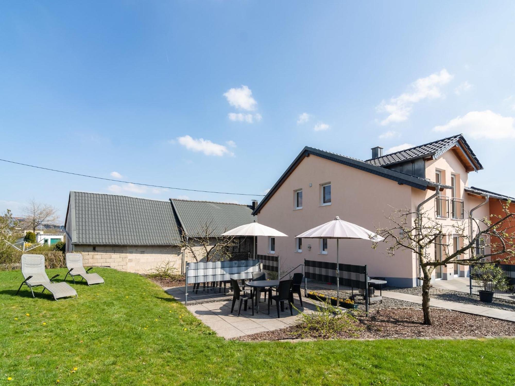 Lovely Modern Apartment With Private Terrace Ellscheid Luaran gambar