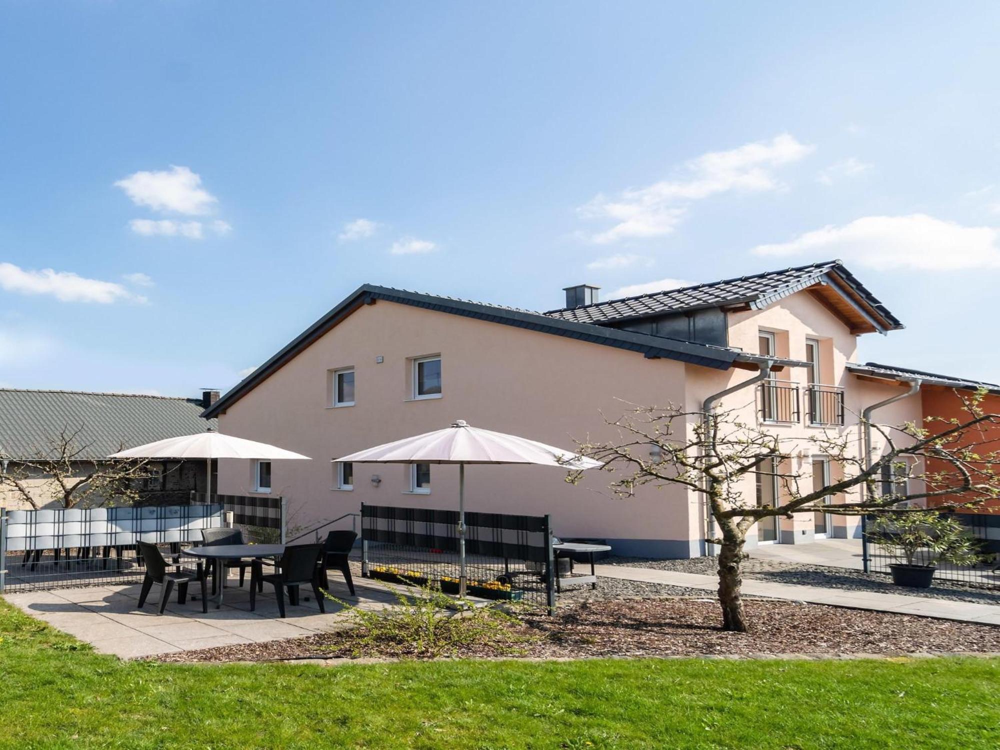 Lovely Modern Apartment With Private Terrace Ellscheid Luaran gambar